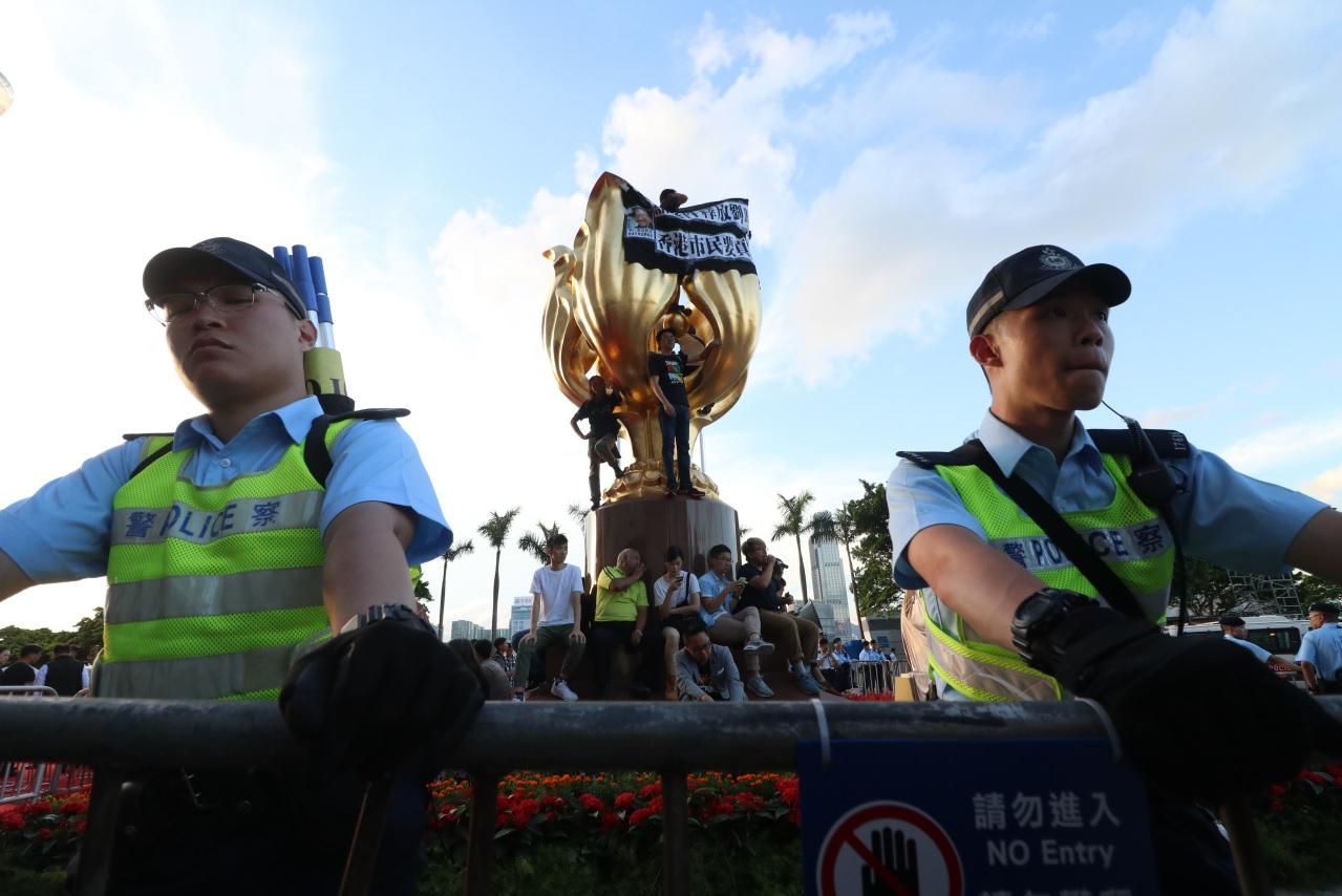 金紫荊再被佔領　促落實真普選