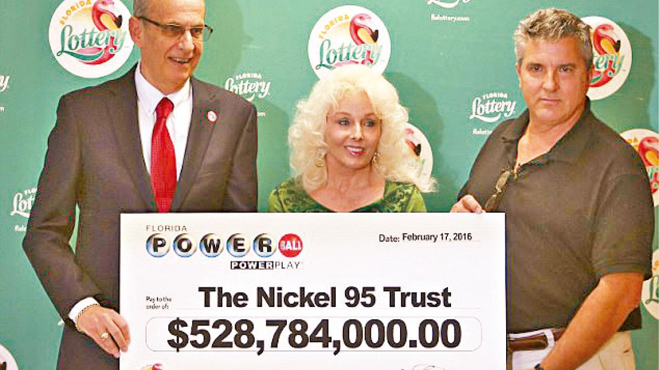 中獎41億 富婆照倒垃圾儲膠袋