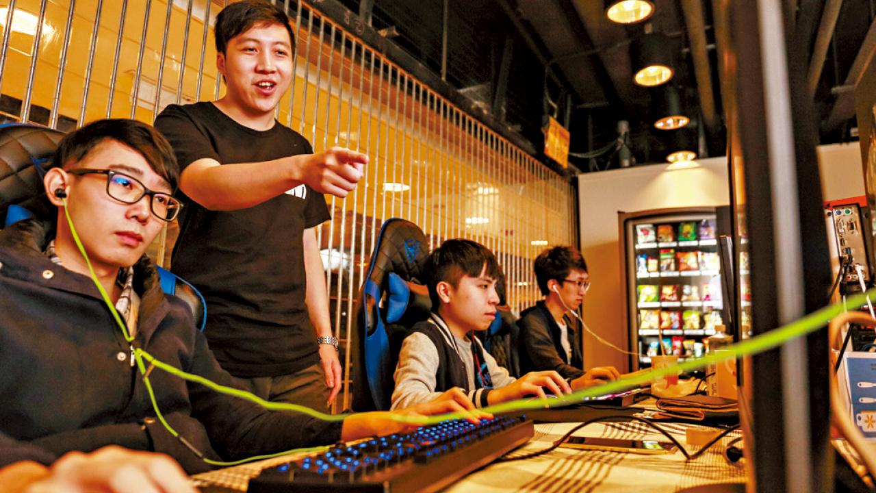 選手轉型電競教練  屏幕內外鬥智鬥力