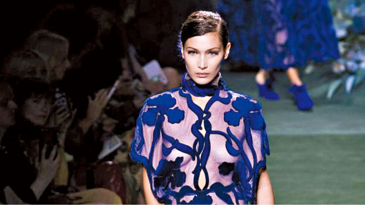 巴黎時裝周Bella行程緊密