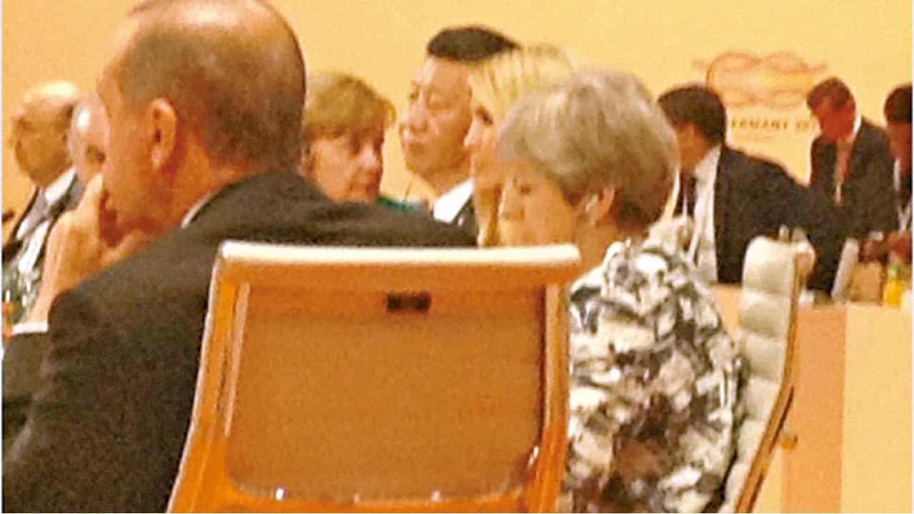 伊凡卡坐「總統位」 網民：無人選她