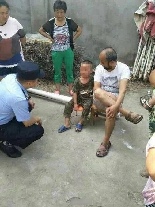 扮紅孩兒噴火 安徽4歲童打火機燒睡房