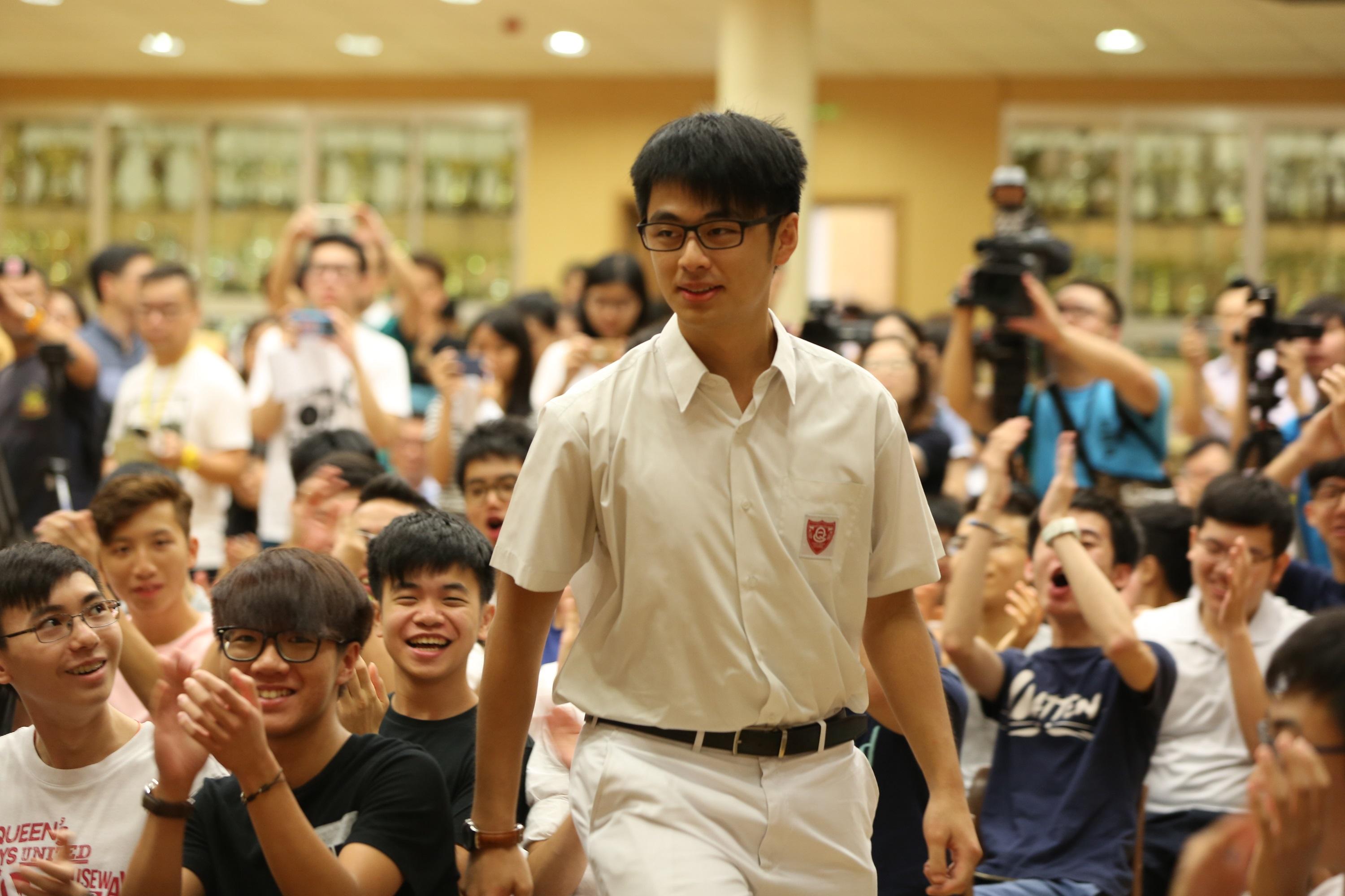 文憑試放榜 皇仁續誕狀元