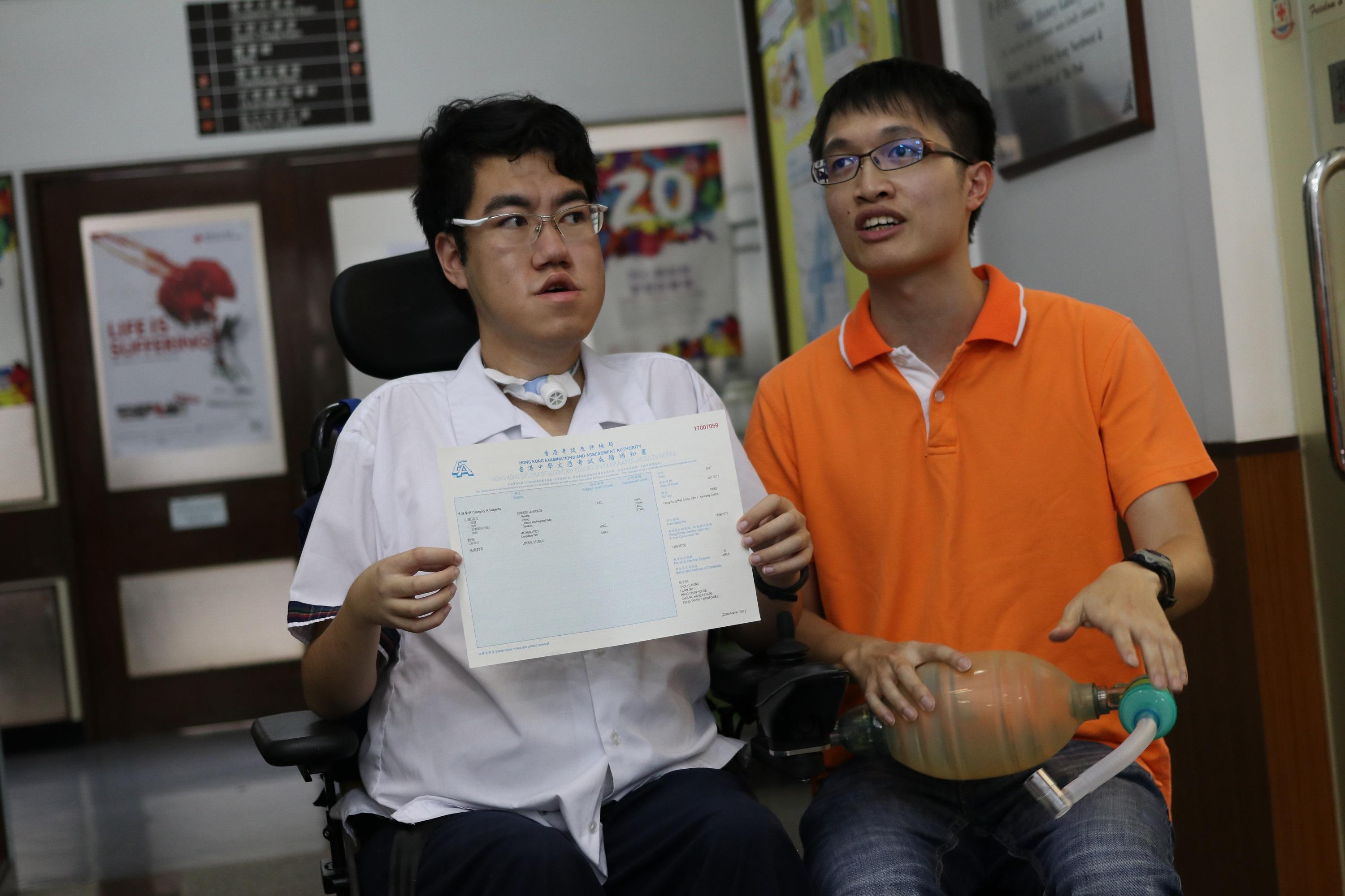 靠呼吸機維生 男考生明年再接再厲