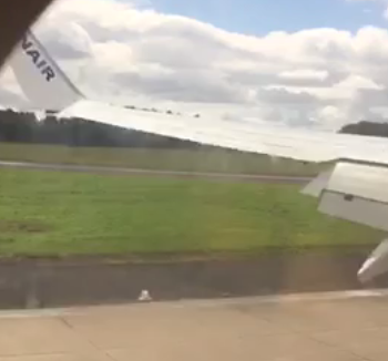 【有片】瑞安客機降落搖晃不定 乘客尖叫恐起落架折斷