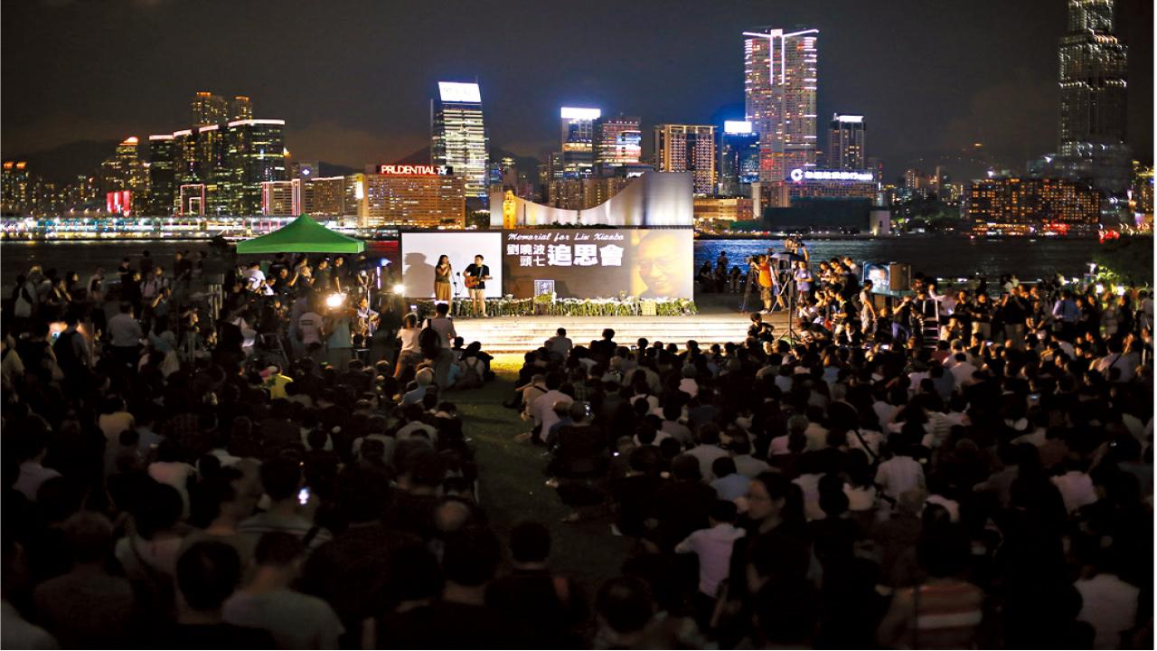 劉霞仍未返家  劉曉波頭七家屬家中拜祭