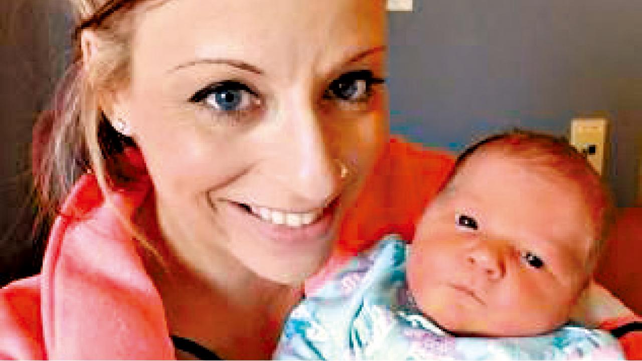 陌生人「帶菌一吻」殺女嬰