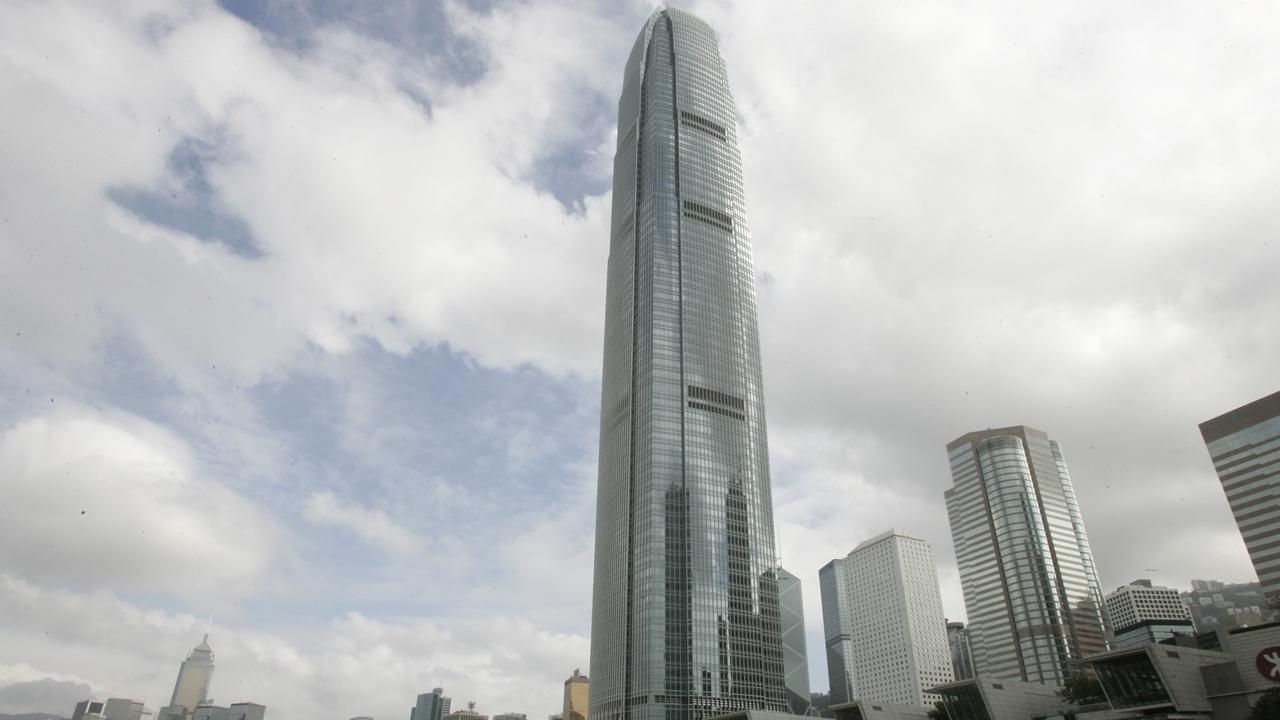 女子IFC高處墜地 送院證實不治