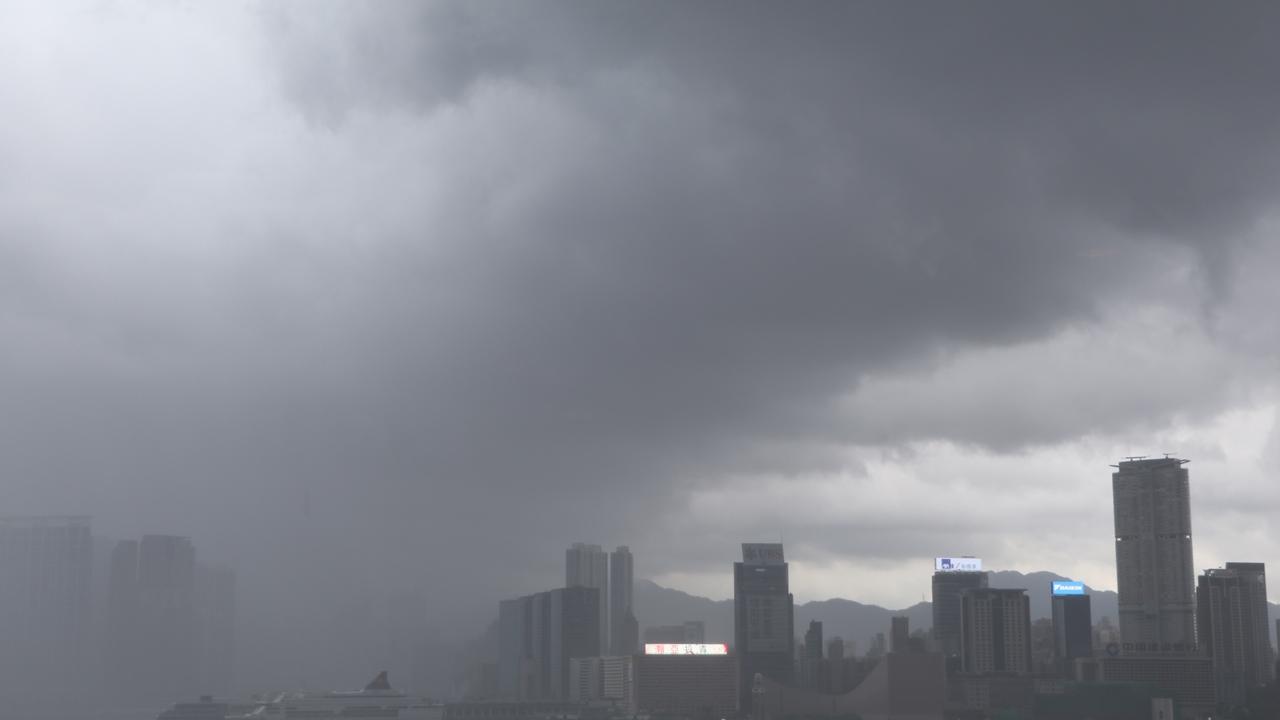 受颱風影響 本港空氣污染達嚴重水平