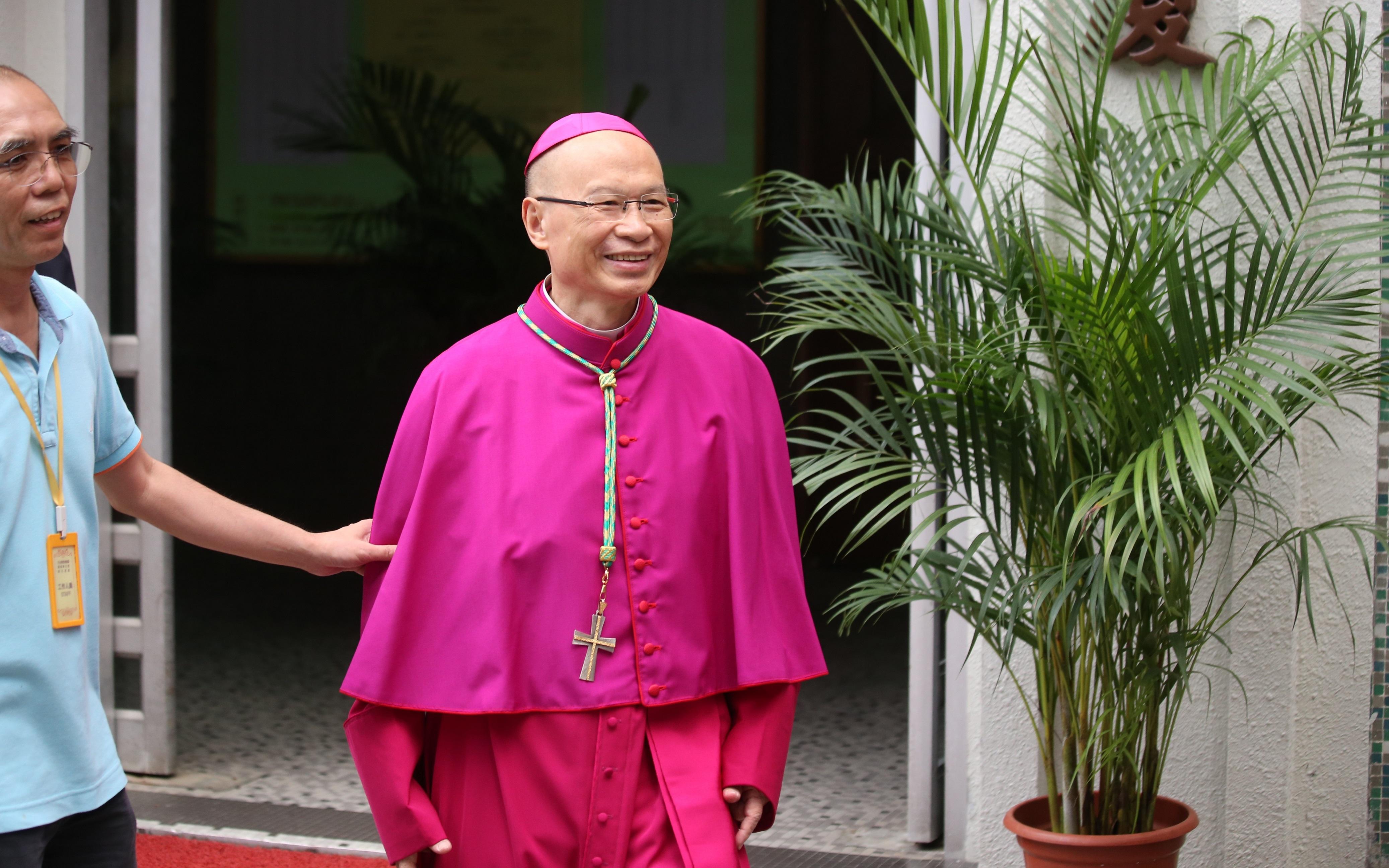 前任現任官員應邀出席新主教楊鳴章酒會