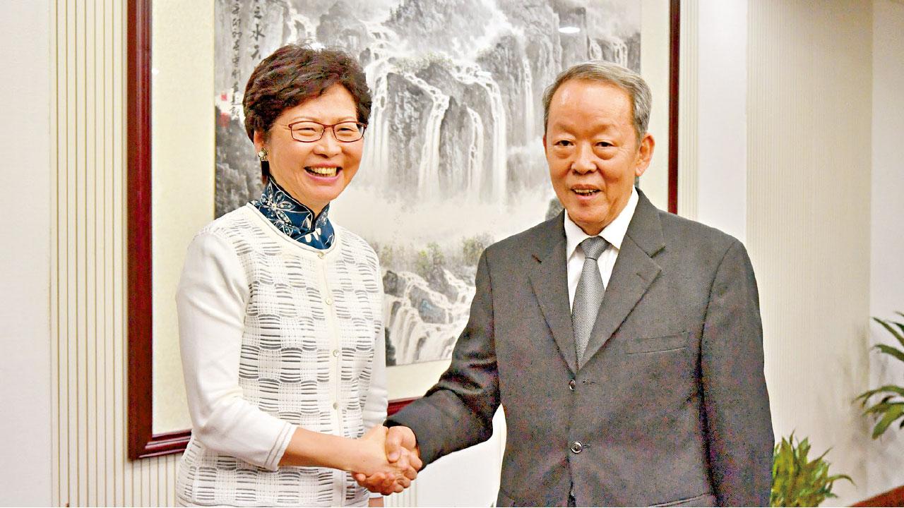 港對一地兩檢反應平靜 王光亞：不需釋法