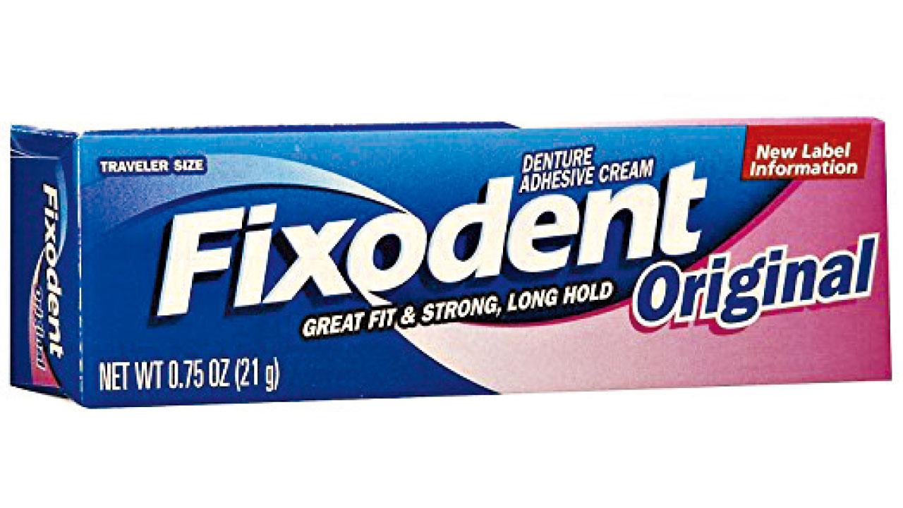 用假牙固定劑15年 老翁神經受損坐輪椅