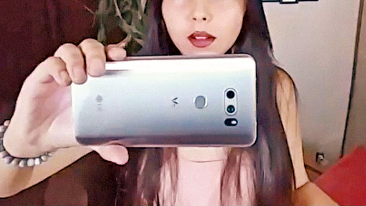 LG V30 首部具備f/1.6鏡頭手機