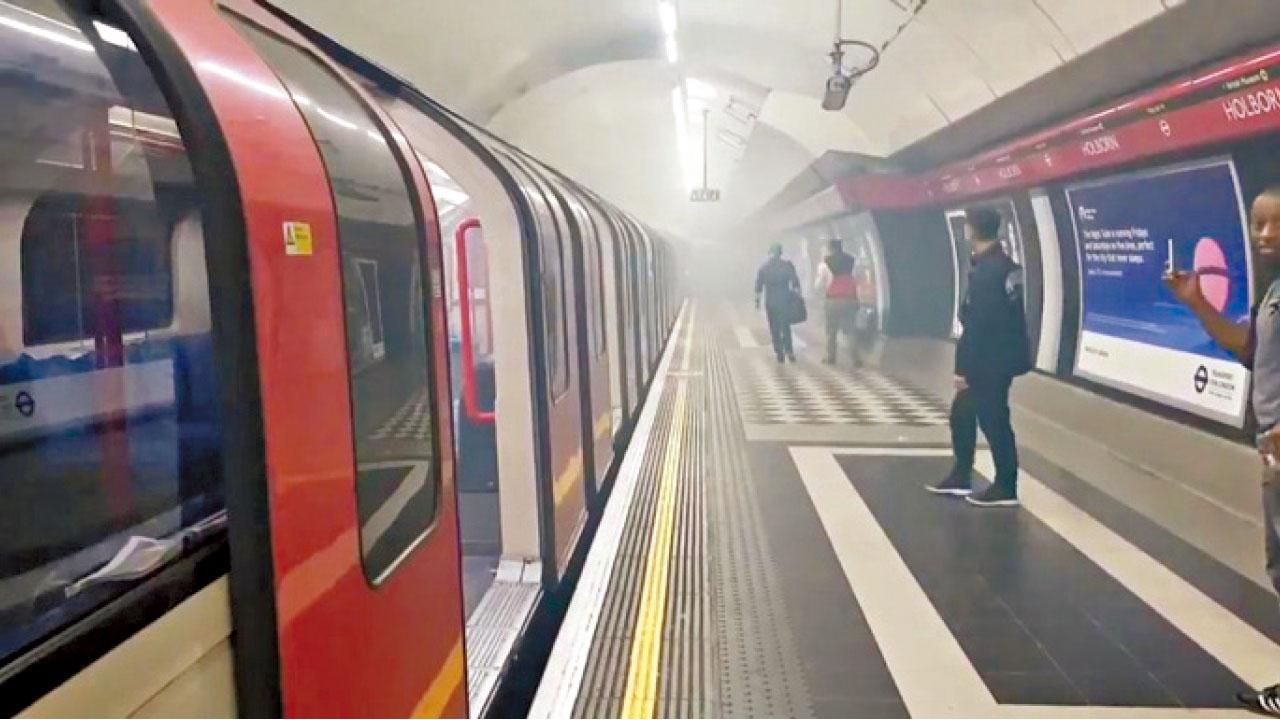 倫敦地鐵車廂冒煙引恐襲驚魂