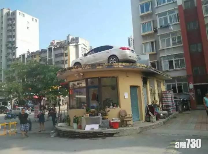 車主違泊 保安「另類鎖車」放屋頂