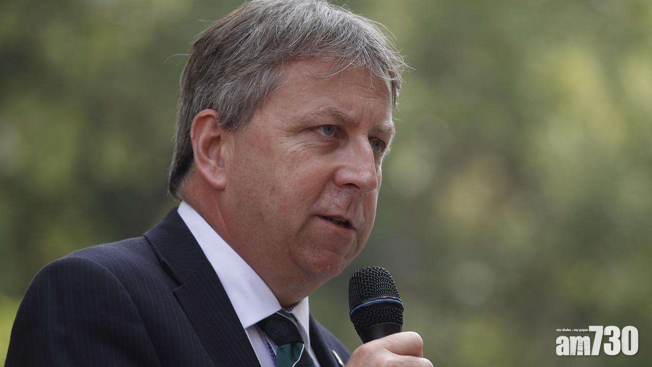 港大開學禮  馬斐森籲學生遇壓力要求助