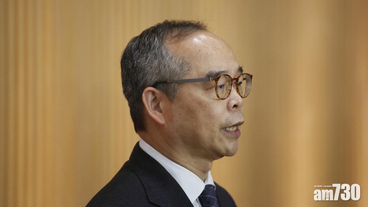 劉江華祝賀港隊兩名單車女將奪全運會首金