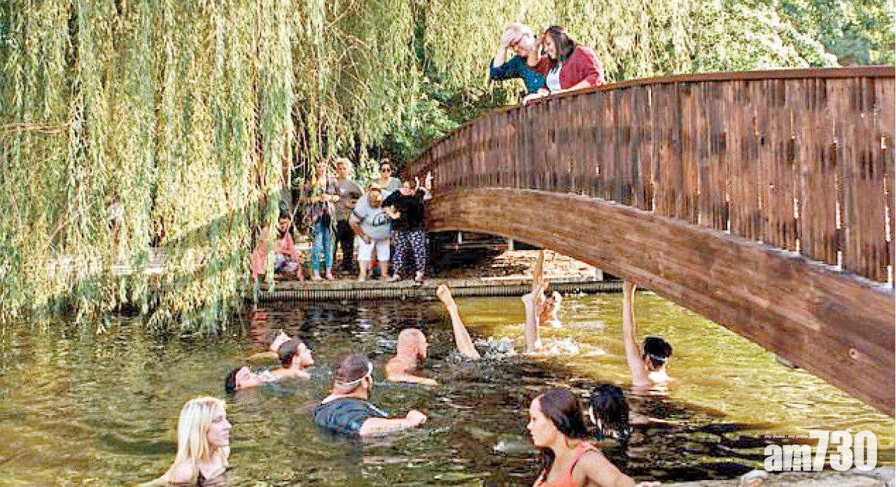 求婚蝦碌大湖撈環 有隻戒指跌落水