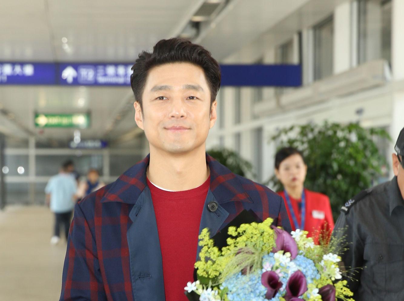 【即時娛樂】池珍熙親民抵港