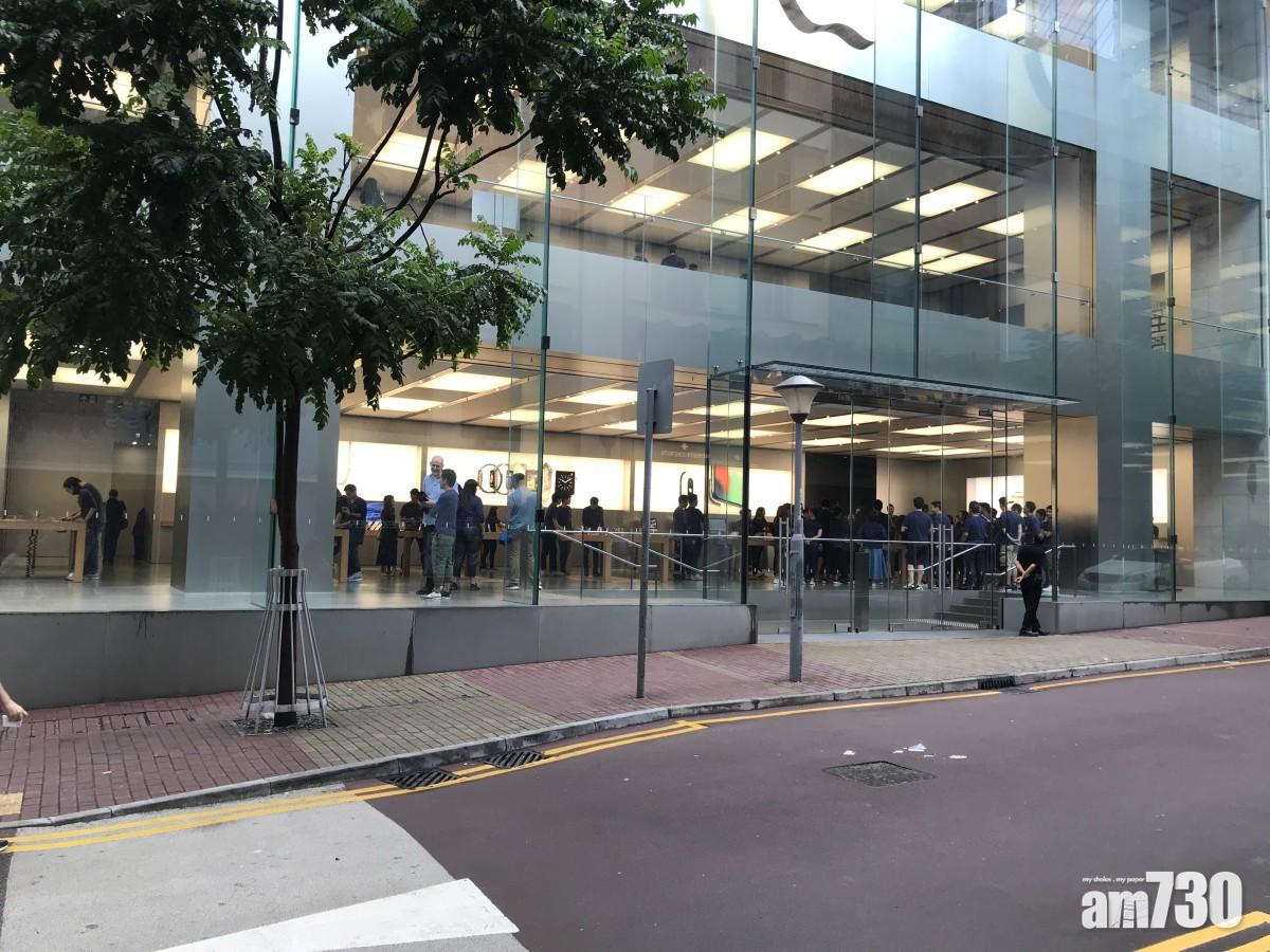 iPhone 8首賣場面冷清