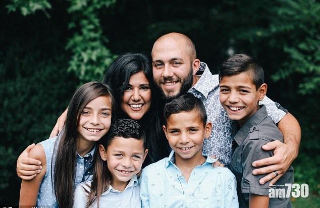 一次過收養4孤雛