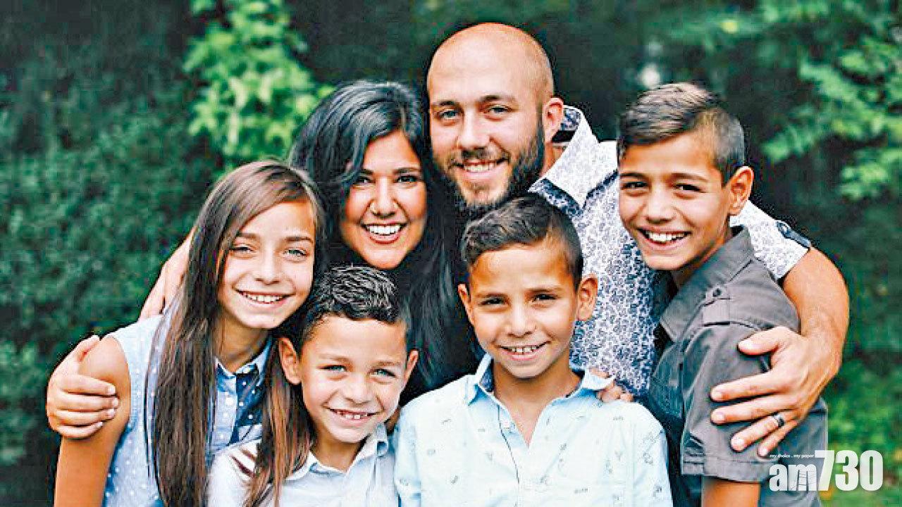 一次過收養4孤雛