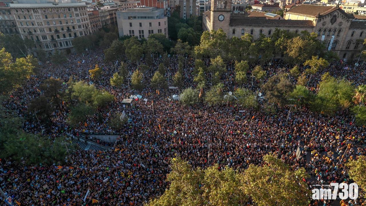 加泰隆尼亞數十萬人上街反對警方濫施暴力