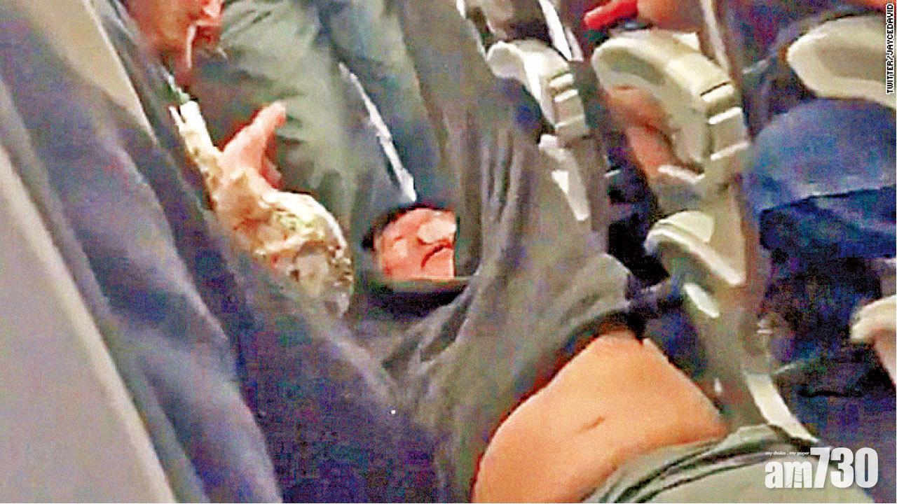 強拖華裔醫落機 兩航警被炒