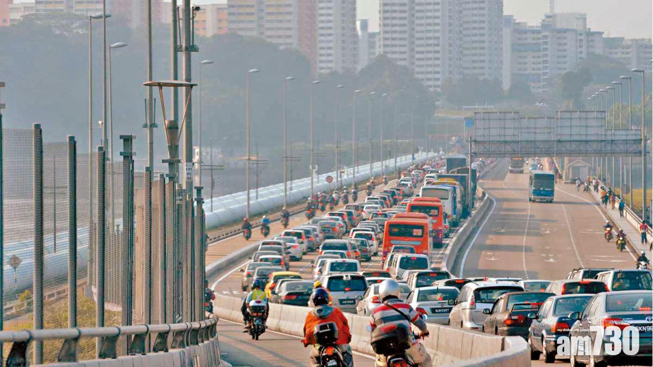 防擠塞 築路難 星洲停發車牌