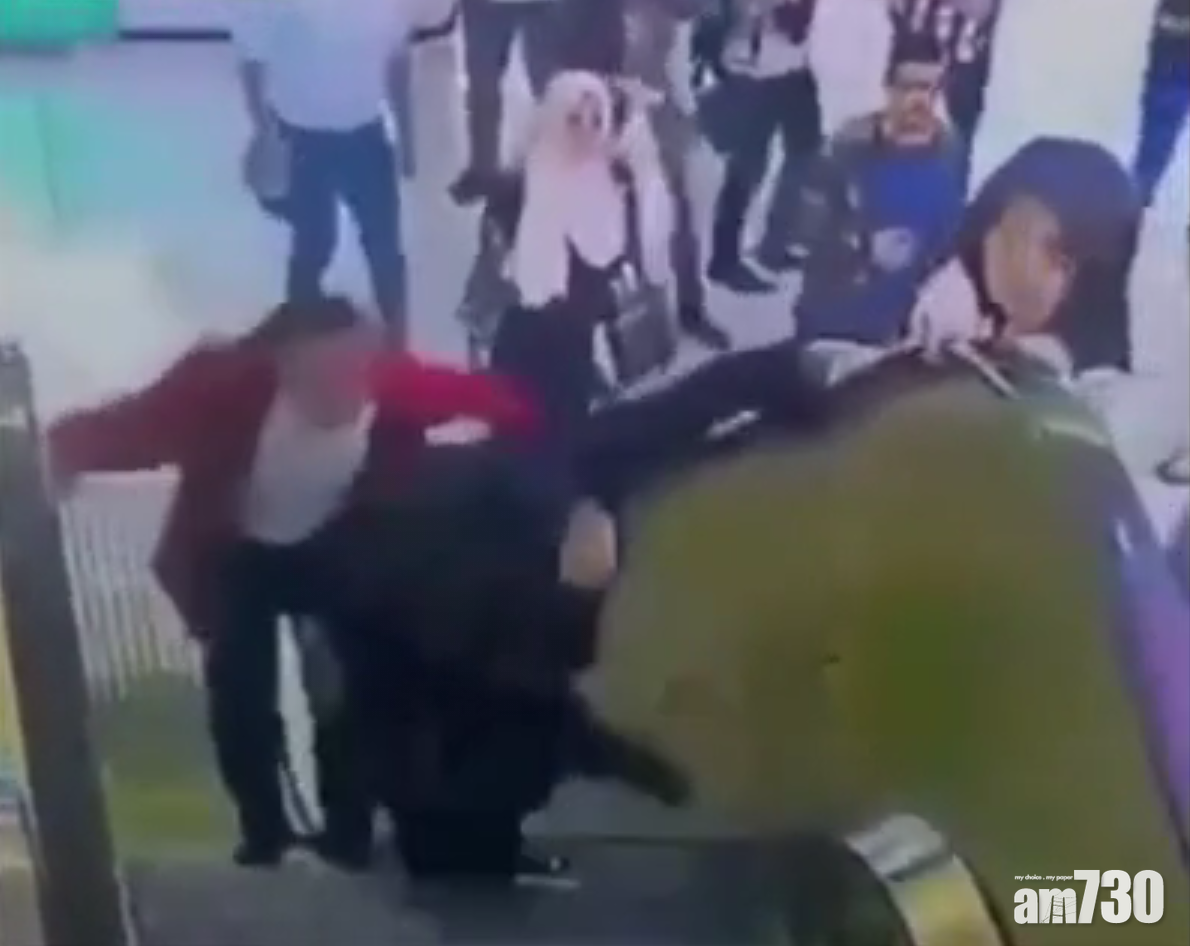 【有片】電梯扶手夾衣物 女童被扯上半空