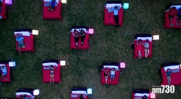 星夜床戲闔家歡