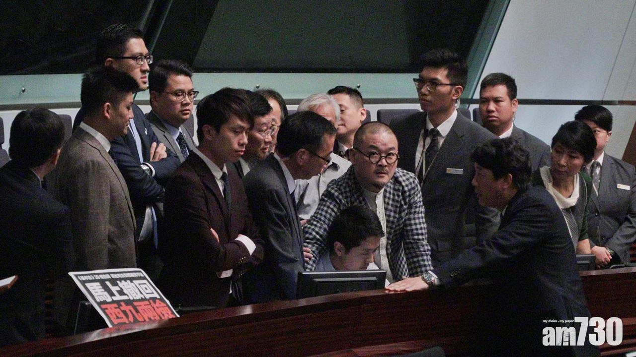 建制派擬就許智峯涉違反特權條例報案