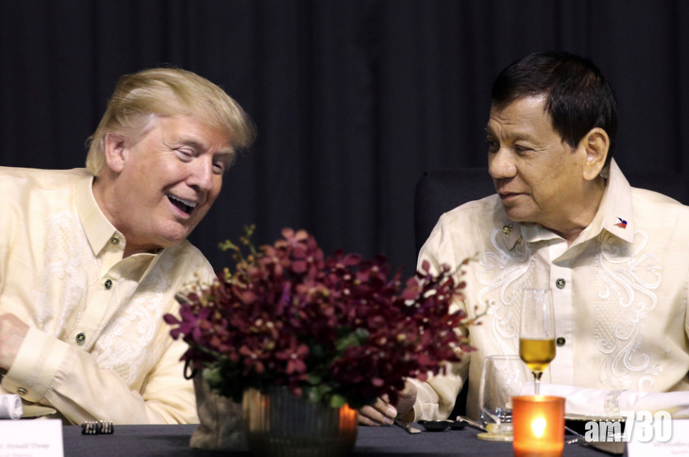 【有片】「你是我世界的光」 杜特爾特為特朗普唱情歌