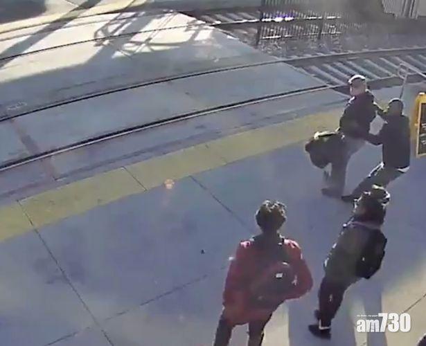 【有片】失明漢險被火車撞 日日舉牌尋救命恩人