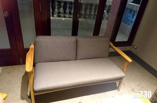 小孩玩沙發遭割傷流血 台家長怨星巴克不負責