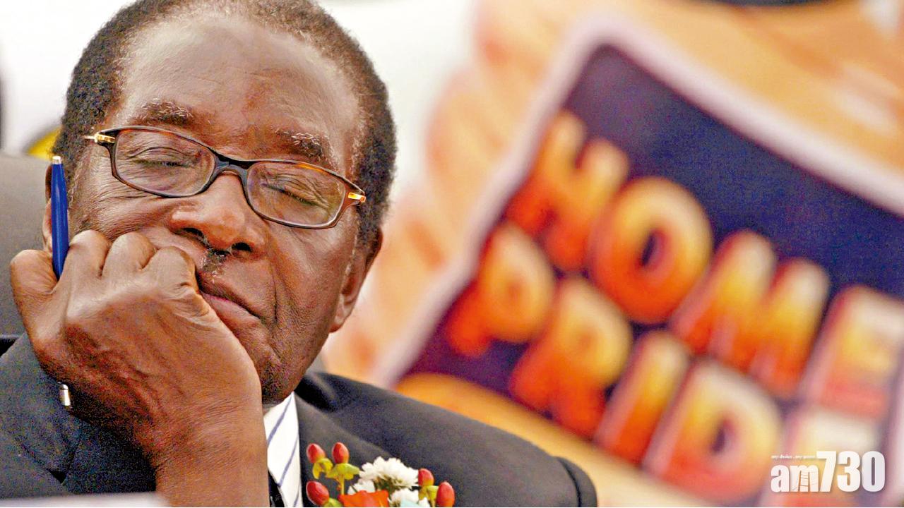 穆加貝終落台 萬人上街慶祝