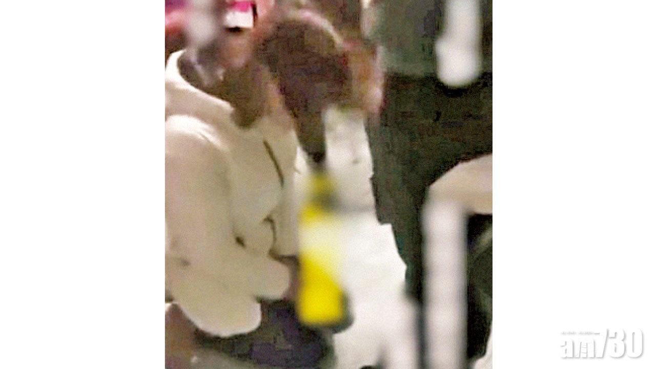 涉牙籤拮學生 河北幼師下跪道歉