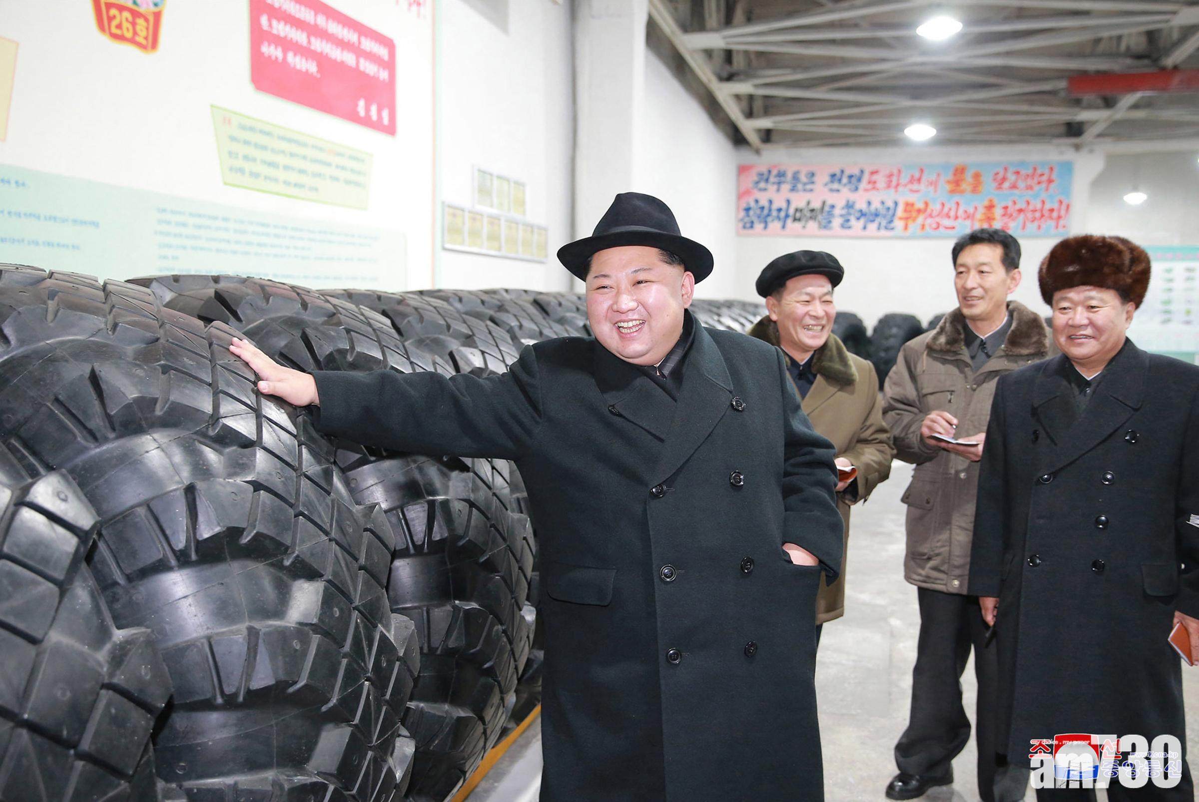 金正恩視察導彈車輪胎廠