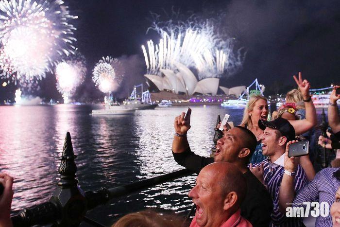 慶同性婚姻將合法 悉尼跨年現彩虹瀑布煙花