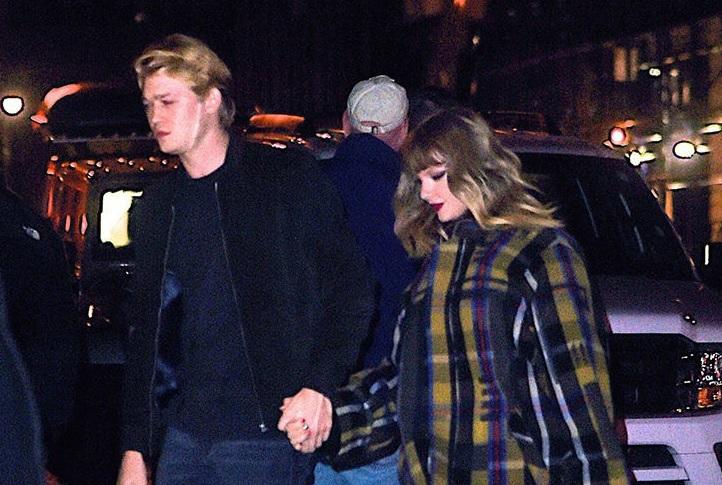 【拍拖照曝光】Taylor Swift拖男友回家