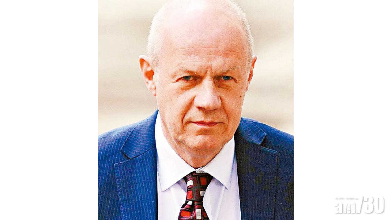 藏淫相摸女黨員 英首席大臣辭職