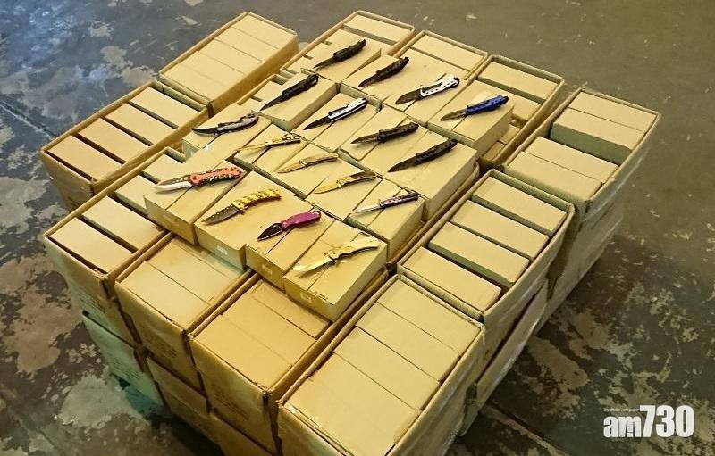 海關屯門碼頭檢5萬把彈簧刀疑違禁武器