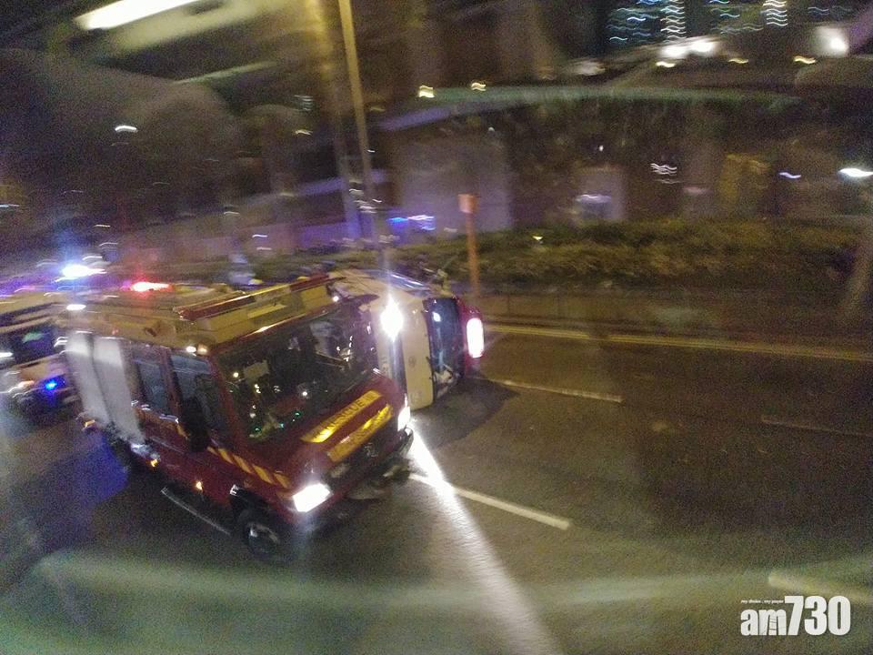 觀塘道小巴翻側多人受傷 