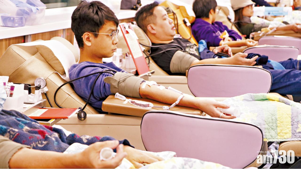 多個慈善團體提供經濟援助  市民踴躍捐血輪候4小時