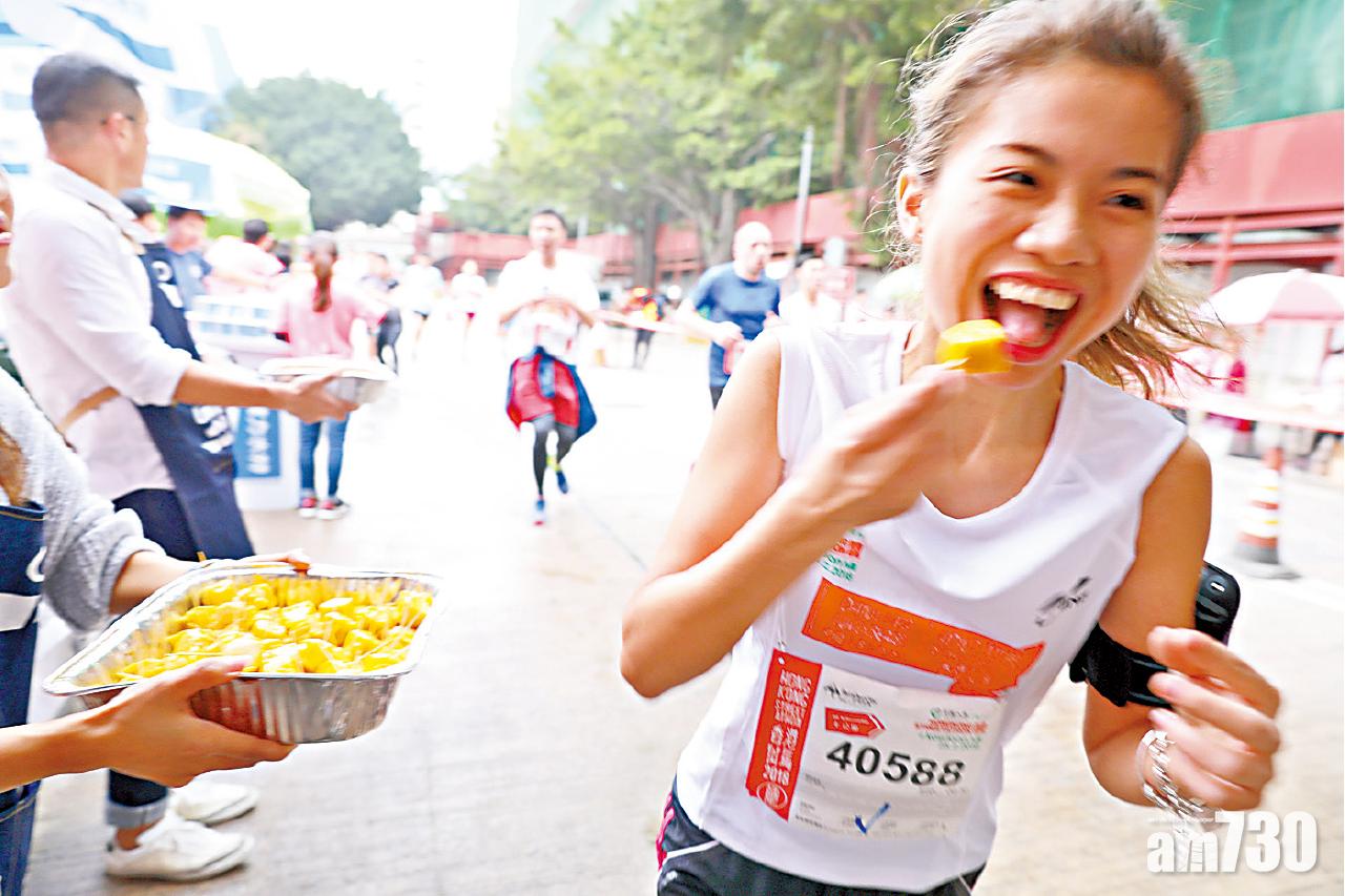 邊跑邊食鮑魚牛柳粒  街馬︰帶來另一種馬拉松文化
