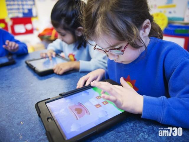 【家長留意】手機玩太多 學童揸唔到筆寫字