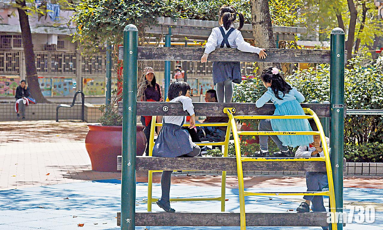 倡小學一校一社工