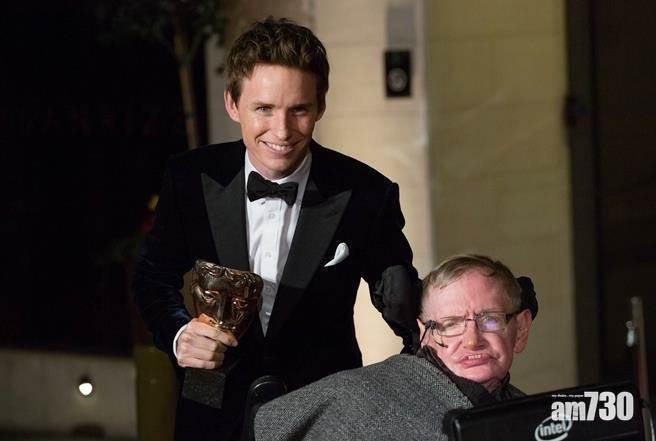 【霍金逝世】飾演霍金封帝 艾廸悼「非常難過」