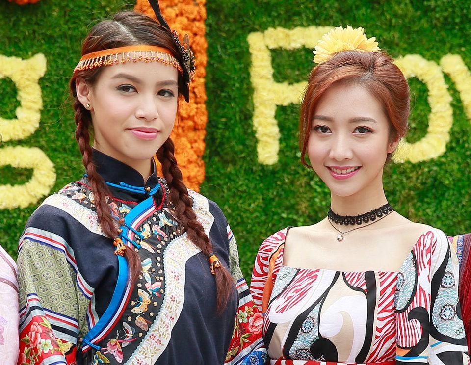 【即時娛樂】雷莊𠒇首著民族服飾覺新鮮