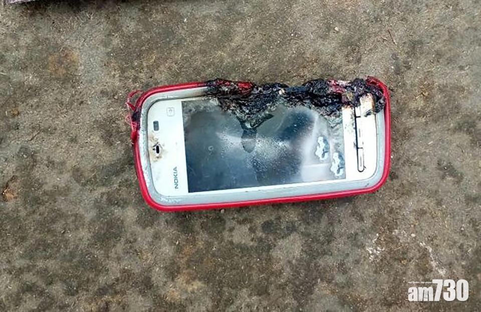 【有圖慎入】邊充電邊通話 少女遭諾基亞手機炸死